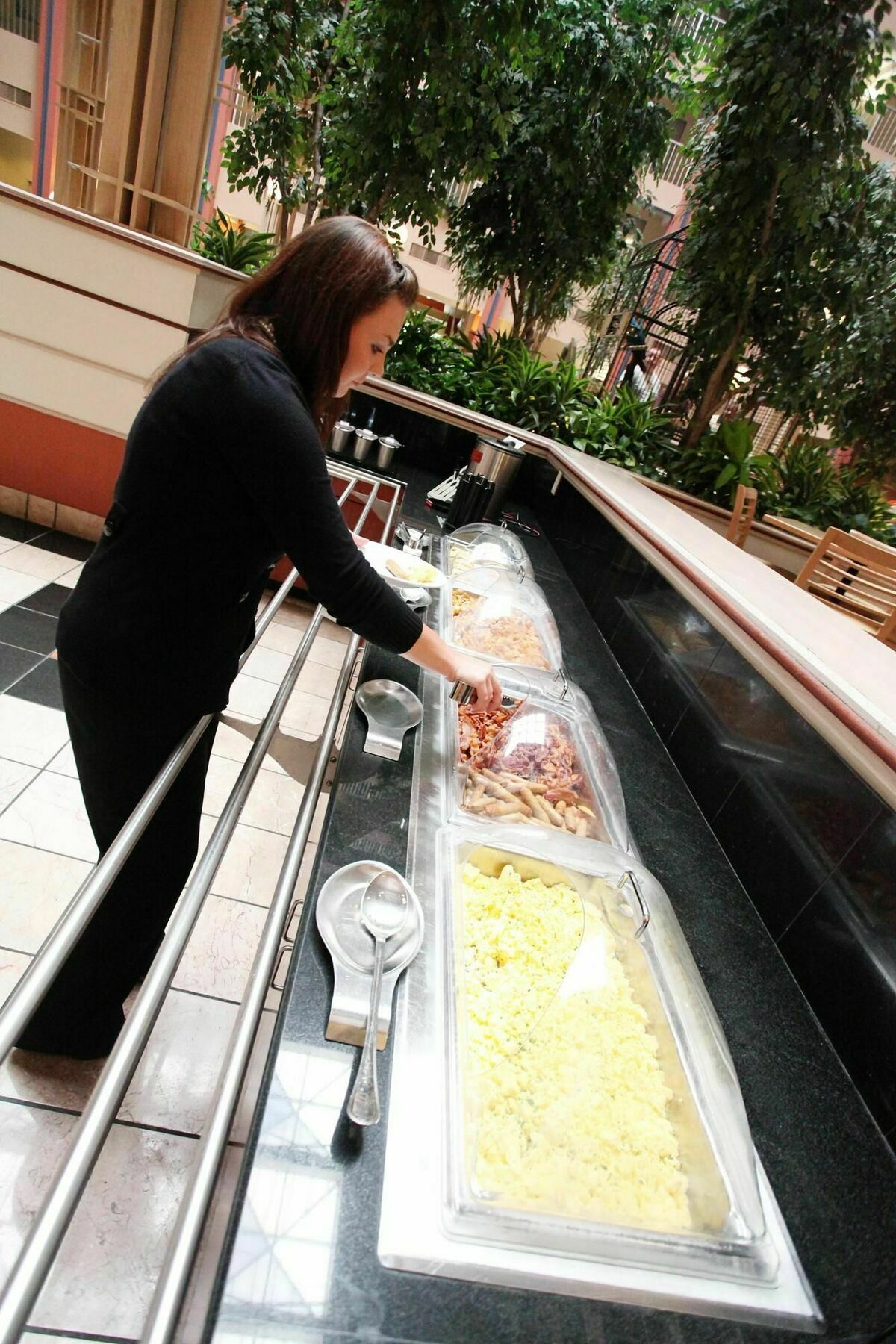 Embassy Suites Cincinnati - Rivercenter Covington Restoran gambar